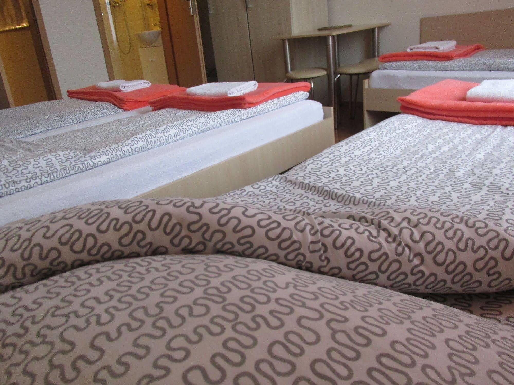 Euro-Room Rooms & Apartments Krasków Eksteriør bilde